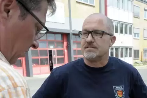 Volker Endres im Gespräch mit Torsten Weber.  Foto: KUNZ