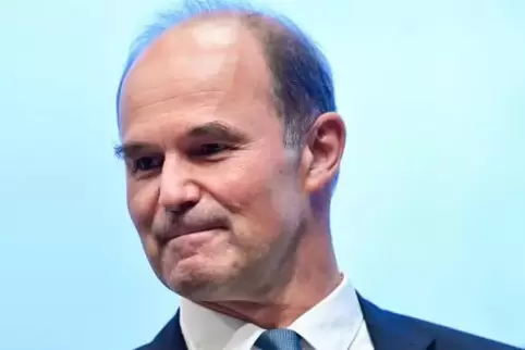 Martin Brudermüller hat am Montag zum Kurs von 56,85 Euro BASF-Aktien für 568.500 Euro gekauft. Foto: dpa