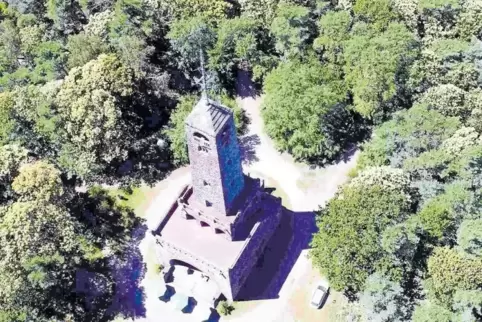 Kein Feuer auf dem Dach: Auf eine Befeuerung wurde beim Bismarckturm wegen des Waldbrandrisikos verzichtet.
