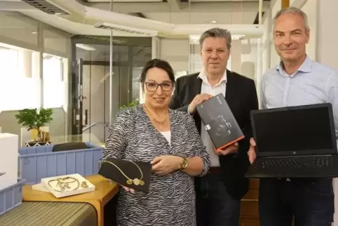 Haben in Landau im Durchschnitt zehn Kunden am Tag (von links): Gina Hoffmann, Bernd Barz und Ulrich Kohlmetz. Foto: Norman P. K