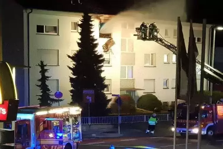 Wormser Landstraße: Einige Wohnungen sind nach dem Brand unbewohnbar.  Archivfoto: Lenz