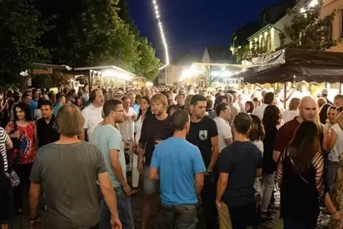 Immer gut besucht: die Deidesheimer Kerwe.  ArchivFoto: Linzmeier-Mehn