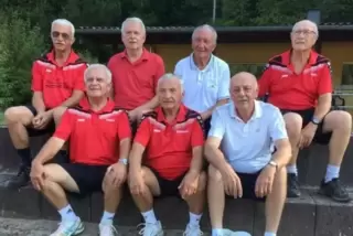 Die erfolgreichen Tennisspieler : (hintere Reihe von links) Hermann Johann, Alois Schmitt, Theo Fröhlich und Karl Kroiß. Vorn vo