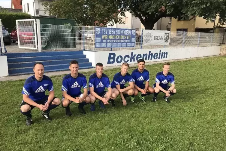 Die aktuellen Neuzugänge des TSV Bockenheim, von links: Coach Nico Schäfer, Jonathan Samesch, Marc Ebert, Johannes Neumann, Oliv