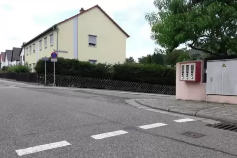 Diese Markierung in Colgenstein müsste eigentlich verschwinden.  FOTO: SNR