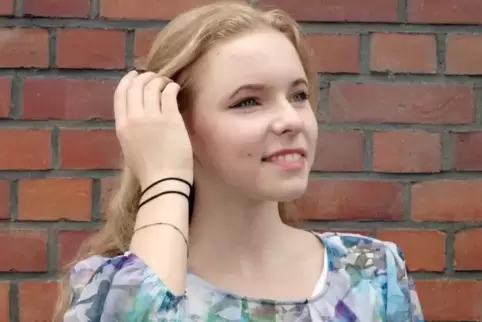 Seit ihrem sechsten Lebensjahr singt Maria Epifanova, so lange spielt sie auch schon Klavier.  Foto: Girard de Soucanton