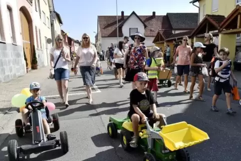 Am Kerweumzug 2018 beteiligt war die Grundschule Eppstein/Flomersheim. Archivfoto: BOLTE