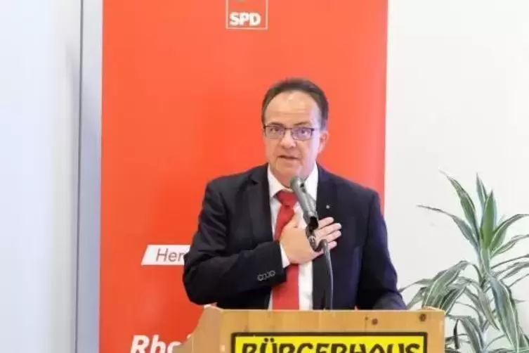 Laut dem Pfälzer SPD-Vorsitzenden Alexander Schweitzer „jemand, der für seine Verbandsgemeinde kämpft und arbeitet und Ideen hat