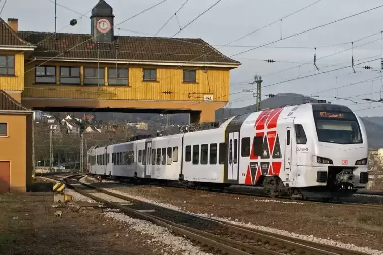 Die Linie RE 1 führt von Koblenz über Trier, Saarbrücken und Neustadt (Foto) nach Mannheim.  Foto: Bachtler