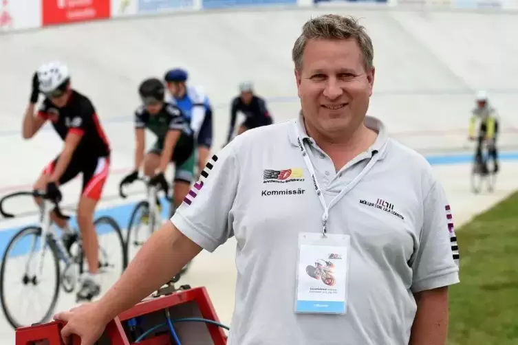 Andreas Gensheimer ist Sportlicher Leiter der Radrennen in Ludwigshafen-Friesenheim und Dudenhofen.  Foto: KUNZ