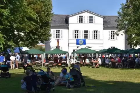 Familiäre Atmosphäre: Summertime Jazz am Schlösschen. Foto: Lions Ckub/frei