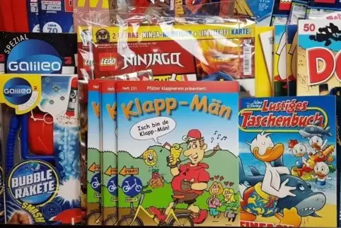 Nein, den Klapp-Män-Comic kann man nicht in Geschäften kaufen. Ihn kann man nur am Renntag in Maikammer erwerben.  Foto: Klappve