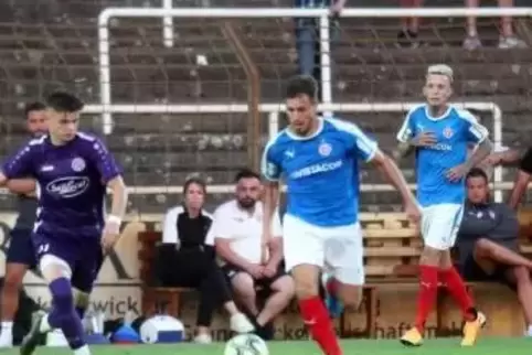 Der VfR Mannheim kooperiert mit einer Fußball-Akademie in den USA. Zwei Akteure aus Übersee spielen diese Saison beim VfR. Foto: