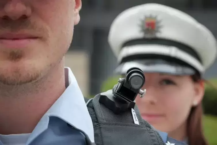 In Rheinland-Pfalz hat die Polizei mittlerweile 250 Bodycams angeschafft. Foto: dpa