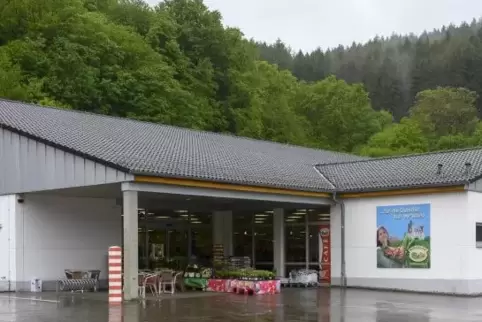 Wasgau geht, Netto kommt – so sieht es derzeit in Wolfstein aus.  Foto: m. hoffmann