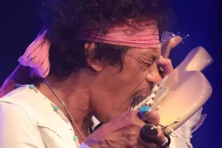 Eine perfekte Hendrix-Kopie: Asep Stone Foto: Benndorf