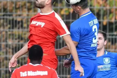 Machte ein Tor für Rüssingen: Yahya Sanyang (vorne).  Foto: Stepan