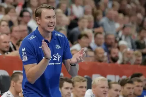 Engagiert am Spielfeldrand: Trainer Filip Jicha.  Foto: IMAGO-IMAGES/Beautiful Sports