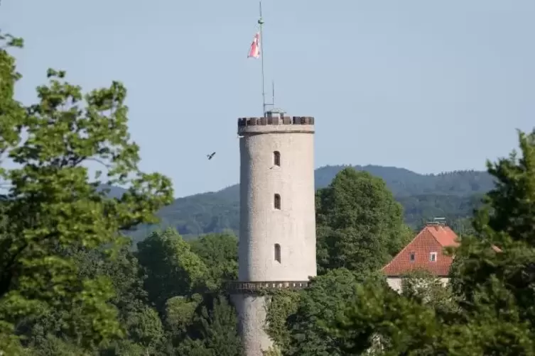 Turm der Sparrenburg in Bielefeld: Der Verschwörungstheorie zufolge, wurden alle Fotos in anderen Städten aufgenommen und zu ein