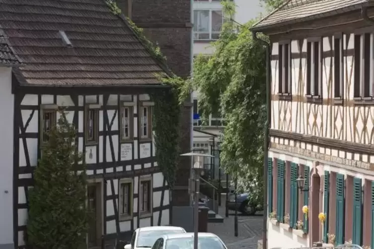 Blick in die Altstadt: In Otterberg steht nun erstmals eine Frau an der Stadtspitze.  Foto: VIEW