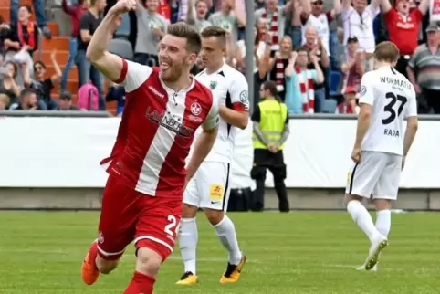 Christian Kühlwetter schoss den FCK zum 2:1-Sieg im Pokalfinale am 25. Mai gegen Wormatia Worms in Pirmasens.  Foto: Buchholz