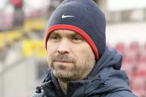 Die Frage ist, wer sich warm anziehen muss: Mainz-Trainer Sascha Meeth. ArchivFoto: KUNZ
