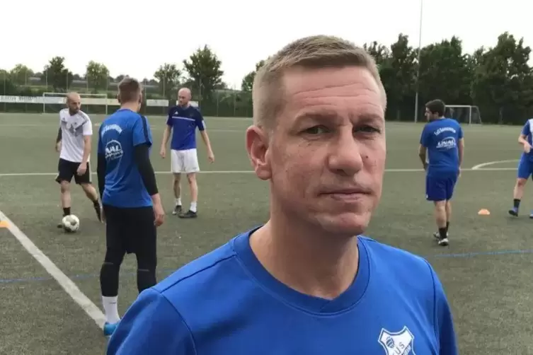 Micha Bengel, Coach des TuS Sausenheim.  Foto: lor