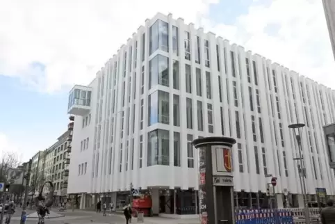 Sieht gut aus, kann nur im Moment noch keiner reinziehen: das neue TWL-Gebäude in der Bismarckstraße. Archivfoto: KUNZ