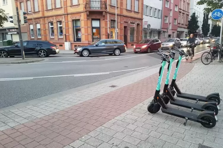 Hochstrasse_Sued_gesperrt_Stau_in_Sued_2019_08_23_6_30_IER.jpg