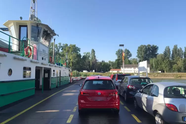 Altrip_Rheinfaehre_2019_08_23_-02-_BAHNER.jpg
