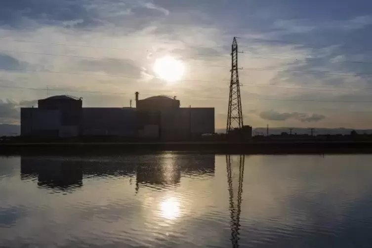 Die Tage des Atomkraftwerks am Rhein sind gezählt. Aber was kommt dann?  Foto: imago-images/Cover Spot