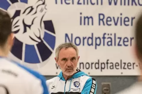 Trainiert wieder das „Wolfsrudel“: Johannes Finck. Foto: Dell