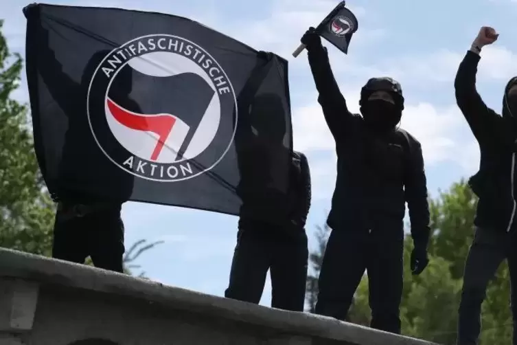 Der Südpfälzer will sich weiterhin gegen Rechtsextremismus engagieren. Das Bild zeigt Antifa-Aktivisten in Chemnitz am 1. Mai 20