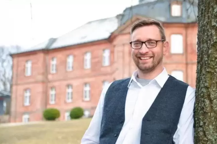 Jens Specht ist Nachfolger des langjährigen Trippstadter Ortsbürgermeisters Manfred Stahl.  Foto: Specht/frei