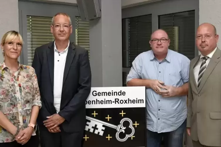 Die Bobenheim-Roxheimer Verwaltungsspitze: Bürgermeister Michael Müller (SPD, rechts) und von links Simone Lobocki (FWG), Frank 