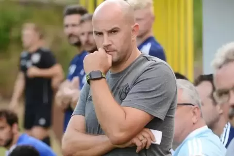 Wartet weiter auf ein Erfolgserlebnis in der Regionalliga: FKP-Trainer Patrick Fischer. Foto: Seebald 