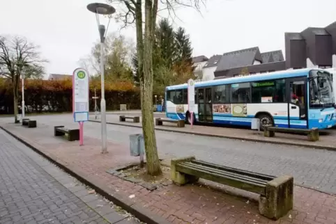 Der Ramsteiner Busbahnhof wird für 1,5 Millionen Euro neu gestaltet.  Foto: VIEW
