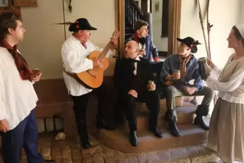 Die Darsteller (von links) Patrick Borchardt, Daniel Boudy, Marcel Boudy, Yukio Gregorschütz, Adrian Strohecker und Isabella Ted