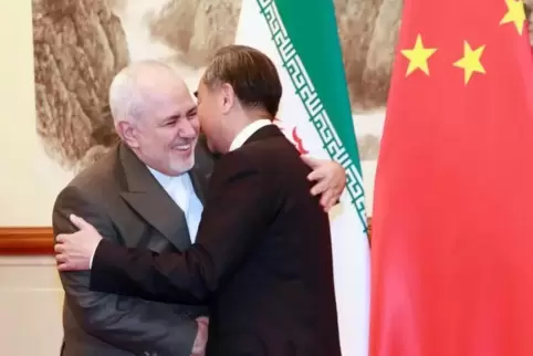Ganz und gar nicht isoliert: Nach seinem Treffen mit dem französischen Präsidenten am Wochenende wurde der iranische Außenminist