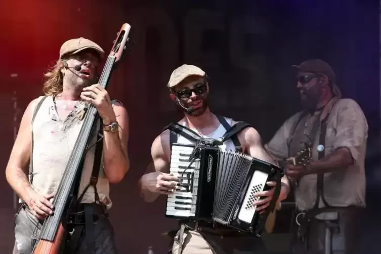 Live auf der Bühne beim Mittelalter-Festival am Wochenende: die Band Cobblestones. Foto: Lenz