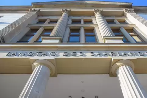 Im saarländischen Landtag will eine breite Mehrheit den Missbrauchsskandal am Uniklinikum aufklären.  Foto: picture alliance/dpa