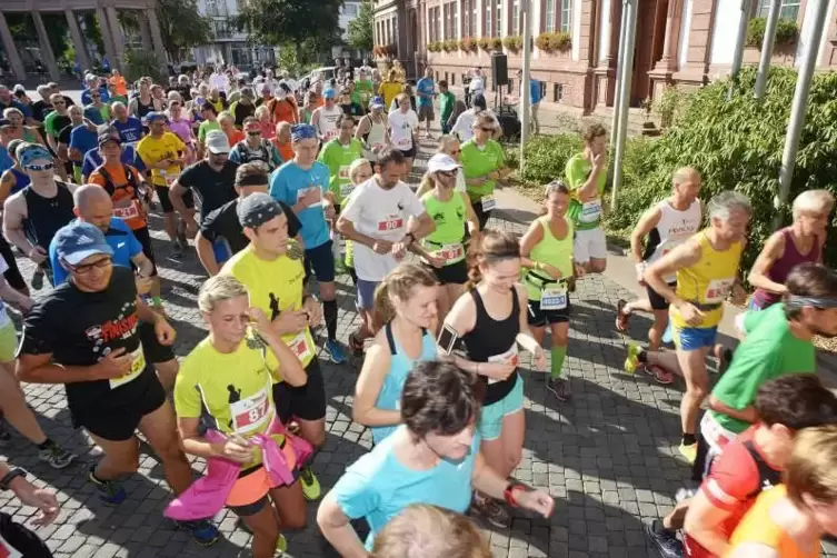 Der Exerzierplatz ist wieder Ausgangspunkt von Marathon und Halbmarathon. Foto: Seebald
