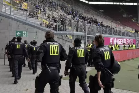 Das Konzept der Polizei ging gestern auf.  Foto: KUNZ
