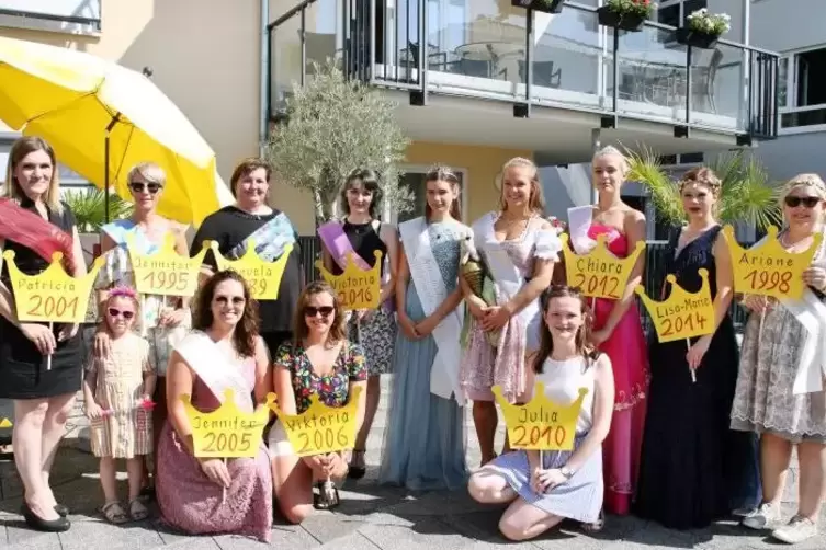 Zum Jubil&auml;um des Umzug waren einige ehemalige Prinzessinnen zu Gast.  Foto: KUNZ