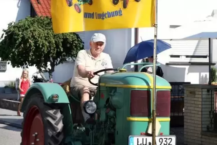 Die Oldtimer Freunde Dannstadt kamen auf Traktoren. Foto: KUNZ