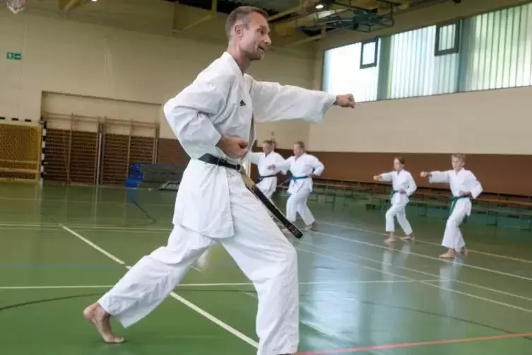 Rothenfeldhalle Waldmohr: Weltmeister Detlef Krüger zu Gast beim Karate-Dojo Schönenberg.  Foto: Sayer