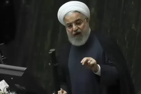 Hassan Ruhani ist der Regierungschef Irans, über ihm steht aber der Oberste Führer Ayatollah Ali Khamenei.  Foto: dpa