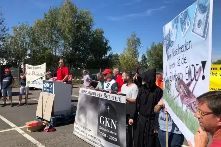 Bernd Löffler (IG Metall) griff die GKN-Besitzer, den britischen Finanzdienstleister Melrose an: „320 Menschen hier verlieren we