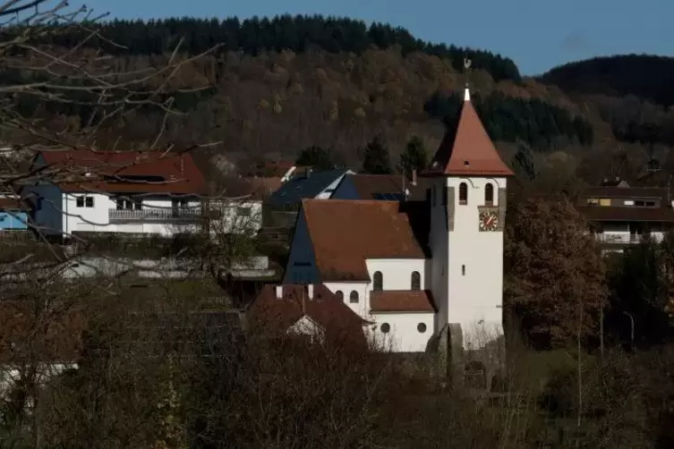 Die Evangelische Kirche in Nußbach mit dem Glockenturm kann besichtigt werden. Foto: sayer