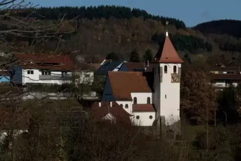 Die Evangelische Kirche in Nußbach mit dem Glockenturm kann besichtigt werden. Foto: sayer
